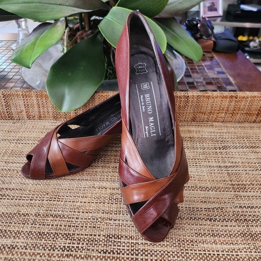 Bruno Magli made in Italy shoes size 35.5